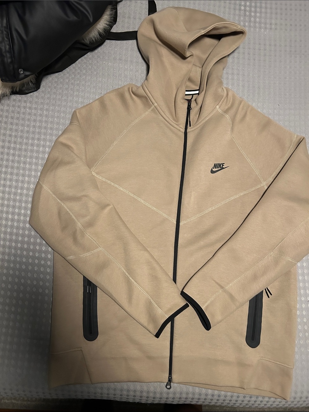 Nike Sportswear Tech Fleece
Windrunner